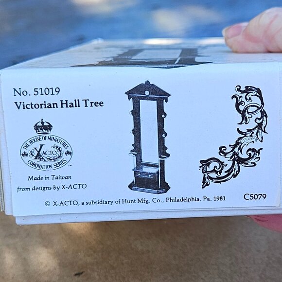 Xacto Coronation Series Miniature Victorian Hall Tree - Picture 4 of 4
